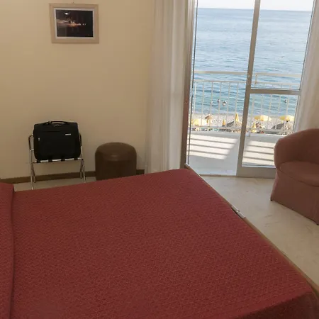 호텔 Il Girasole 보바 마리나